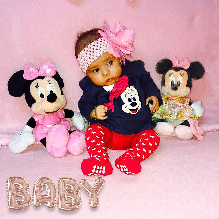 Esmée a rejoint le concours — aidez-le/la à gagner de superbes lots ! baby, baby_toddler_clothing, cheek, child, doll, font, headgear, headwear, outerwear, person, pink, plush, product, smile, stuffed_toy, teddy_bear, textile, toddler, toy