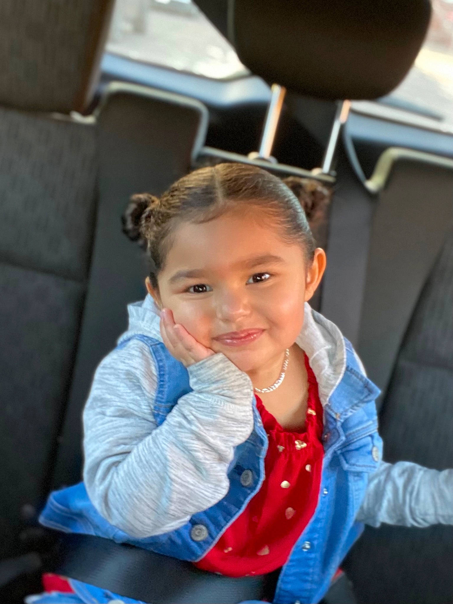 Maliyah is registered to the contest to win money with this photo: auto_part, car_seat, child, comfort, electric_blue, face, family_car, fun, happy, head_restraint, joy, leisure, luxury_vehicle, motor_vehicle, person, recreation, sitting, smile, toddler, travel