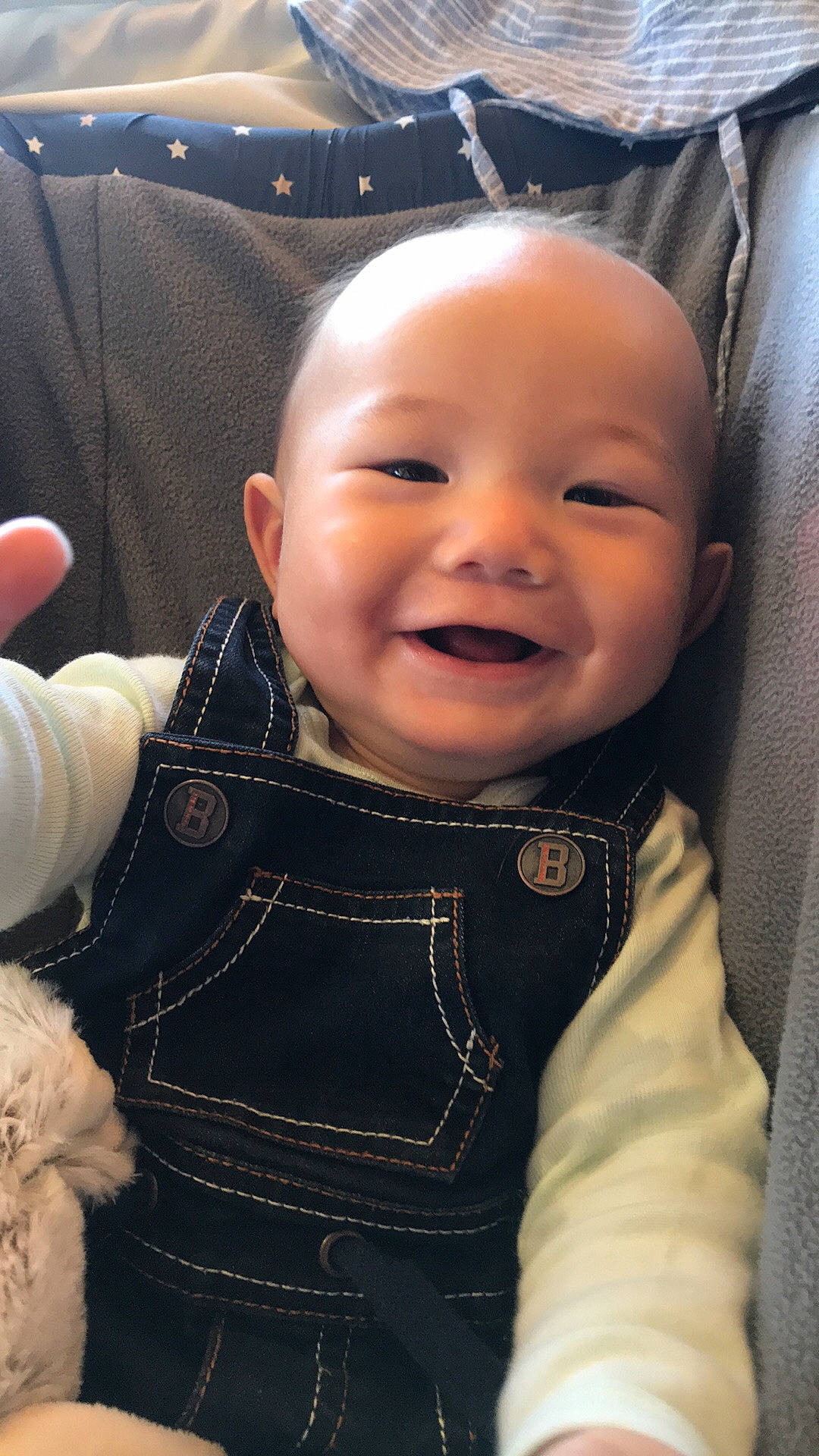 Lyam participe au concours pour gagner de l'argent avec cette photo : baby, cheek, child, chin, cool, ear, face, facial_expression, forehead, head, joy, nose, person, skin, smile, toddler