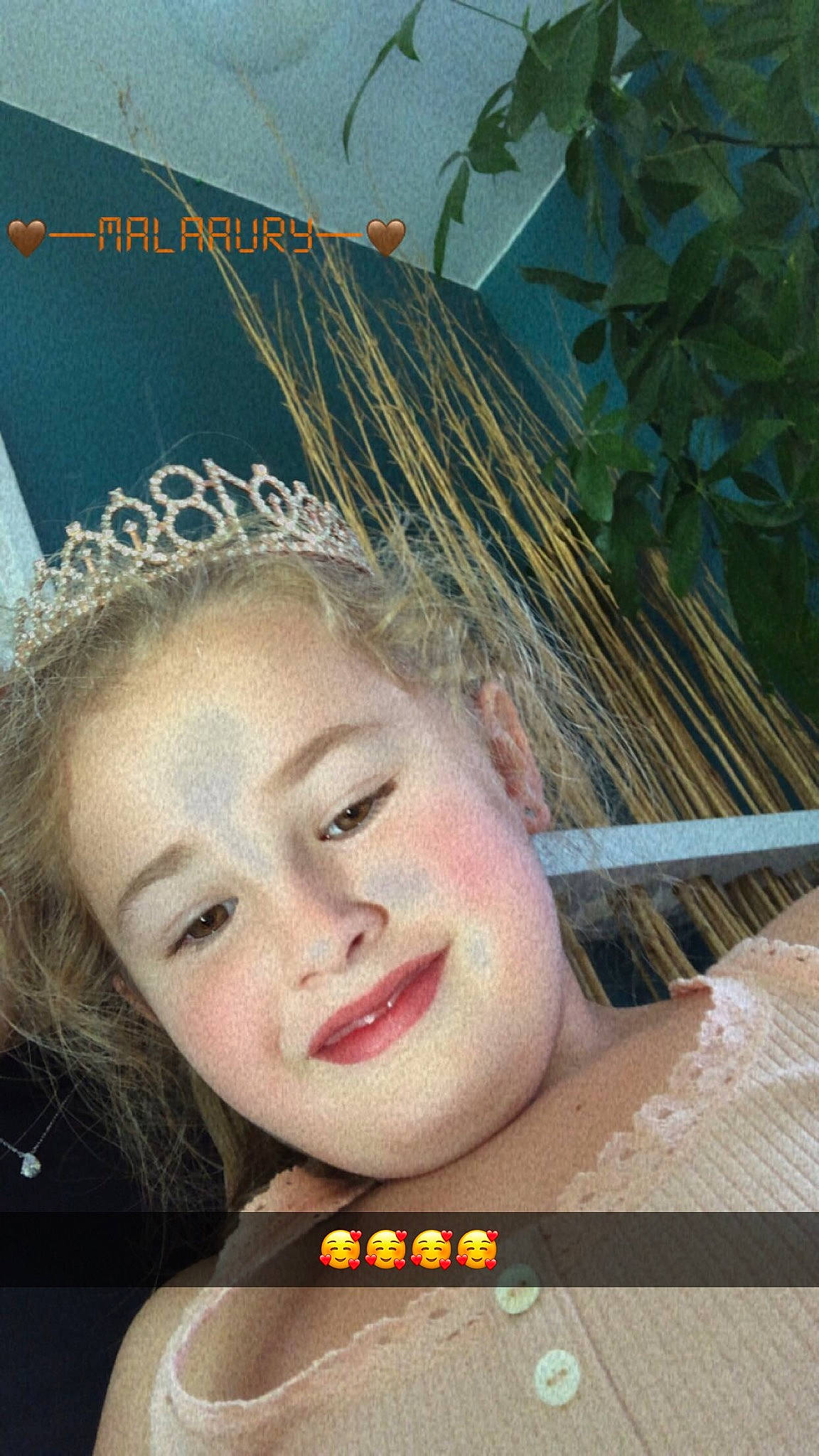 Maddy participe au concours pour gagner de l'argent avec cette photo : art, brown_hair, cheek, chin, eye, eyebrow, eyelash, flash_photography, forehead, fun, happy, iris, jaw, jewellery, joy, lip, lipstick, makeover, nose, person