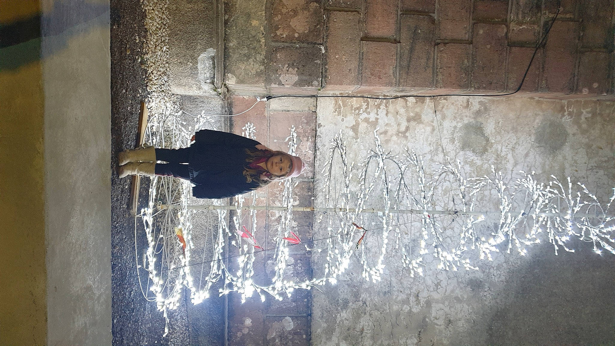 Mya participe au concours pour gagner de l'argent avec cette photo : art, brick, brickwork, concrete, darkness, facade, glass, person, rectangle, reflection, room, shadow, sitting, sky, street, tints_and_shades, visual_arts, water, window, winter