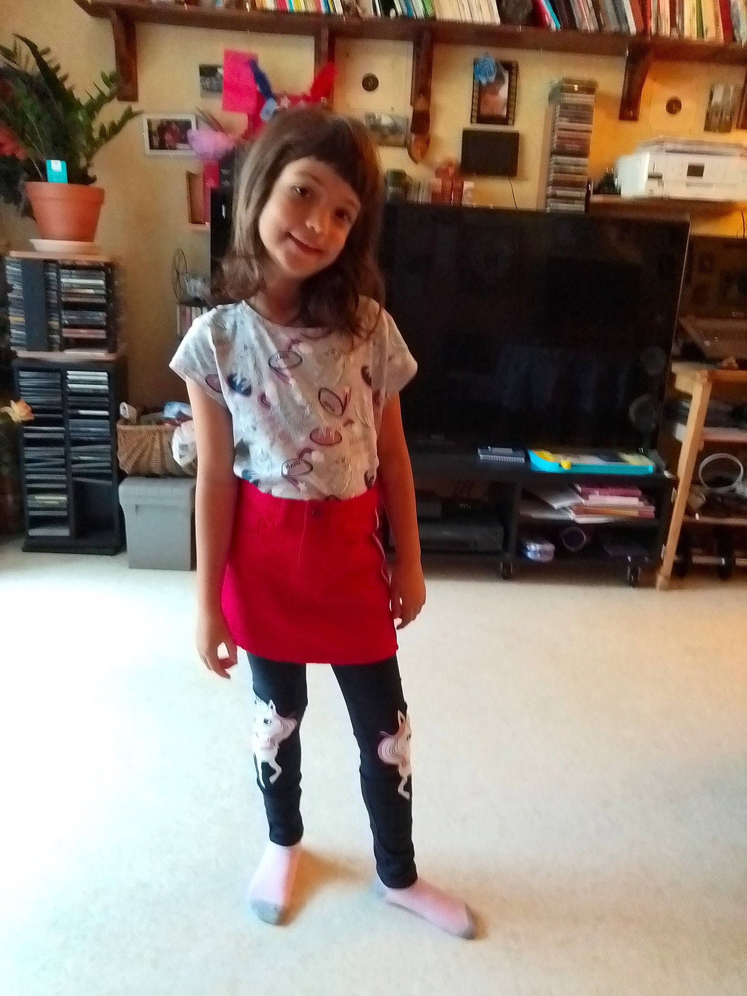 Eden participe au concours pour gagner de l'argent avec cette photo : beauty, child, child_model, clothing, dress, fashion, footwear, head, joint, knee, leg, leggings, person, pink, shoe, shoulder, sleeve, snapshot, t_shirt, tights