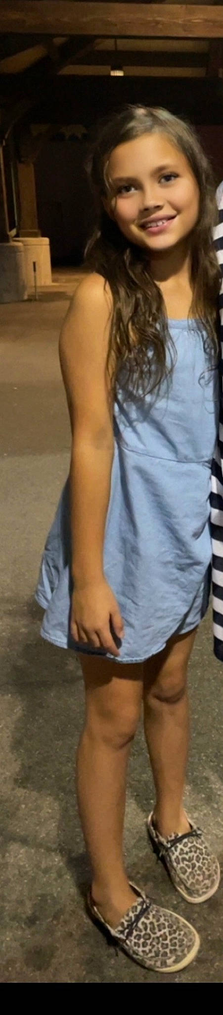 Emma Kate is registered to the contest to win money with this photo: abdomen, calf, chest, denim, elbow, electric_blue, finger, gesture, human_leg, joint, joy, knee, person, shorts, sleeve, sportswear, t_shirt, thigh, thumb, trunk