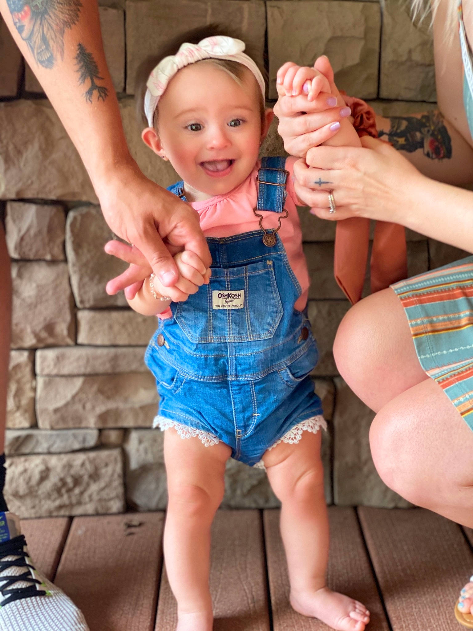 Hazel is registered to the contest to win money with this photo: baby, barefoot, child, child_model, denim, finger, foot, fun, hand, human_leg, jeans, joy, leg, muscle, person, shorts, sitting, sole, thigh, thumb