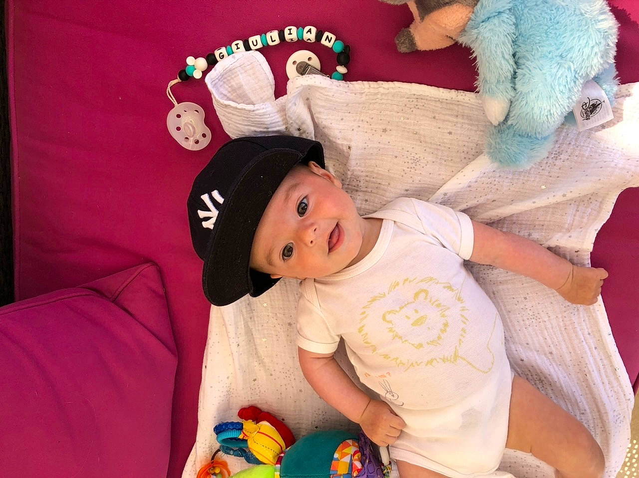 Giulian a rejoint le concours — aidez-le/la à gagner de superbes lots ! baby, child, happy, headwear, person, toddler