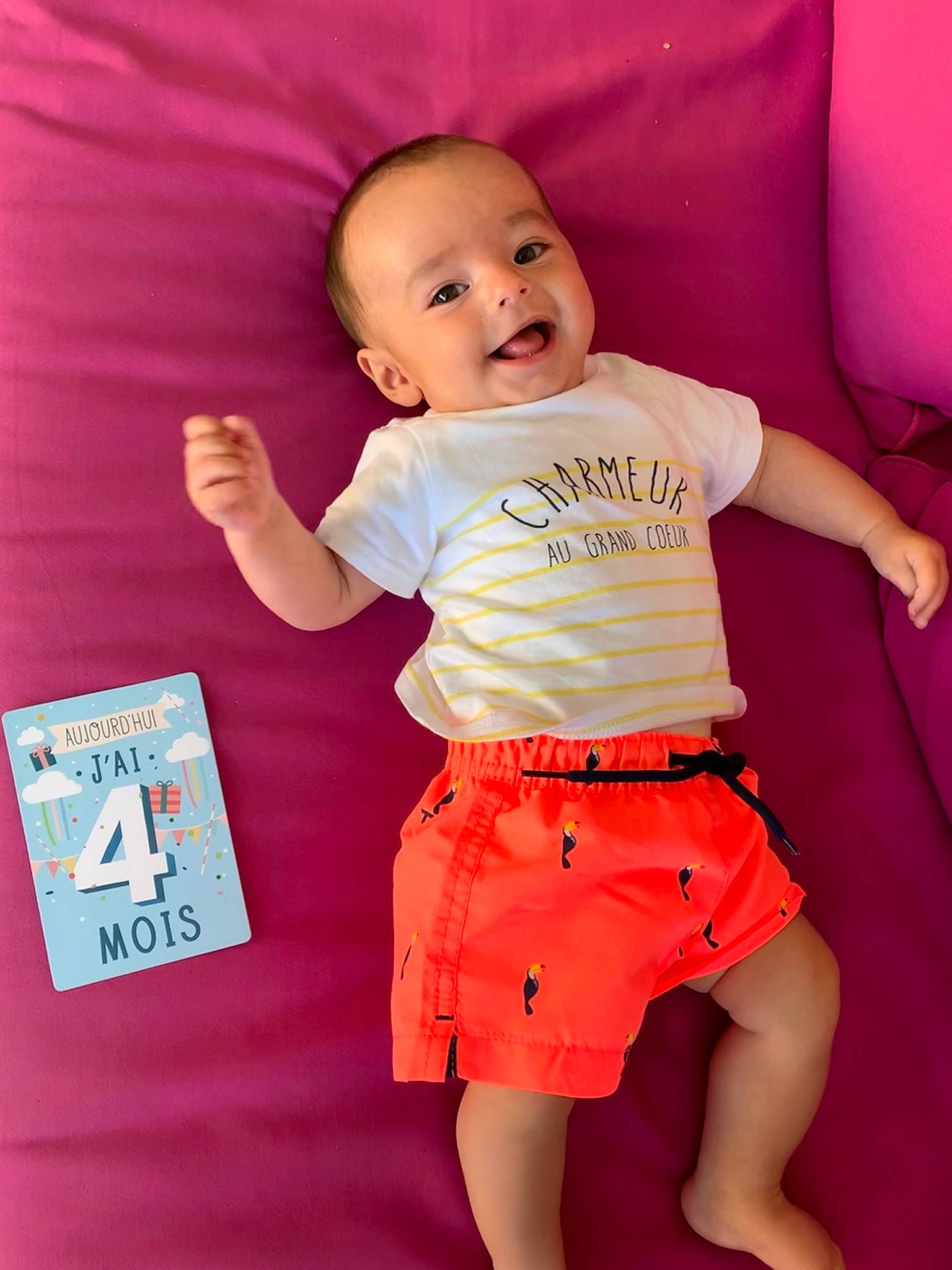 Giulian a rejoint le concours — aidez-le/la à gagner de superbes lots ! abdomen, baby, baby_products, baby_toddler_clothing, child, diaper, joy, magenta, person, pink, product, shorts, sleeve, standing, t_shirt, toddler