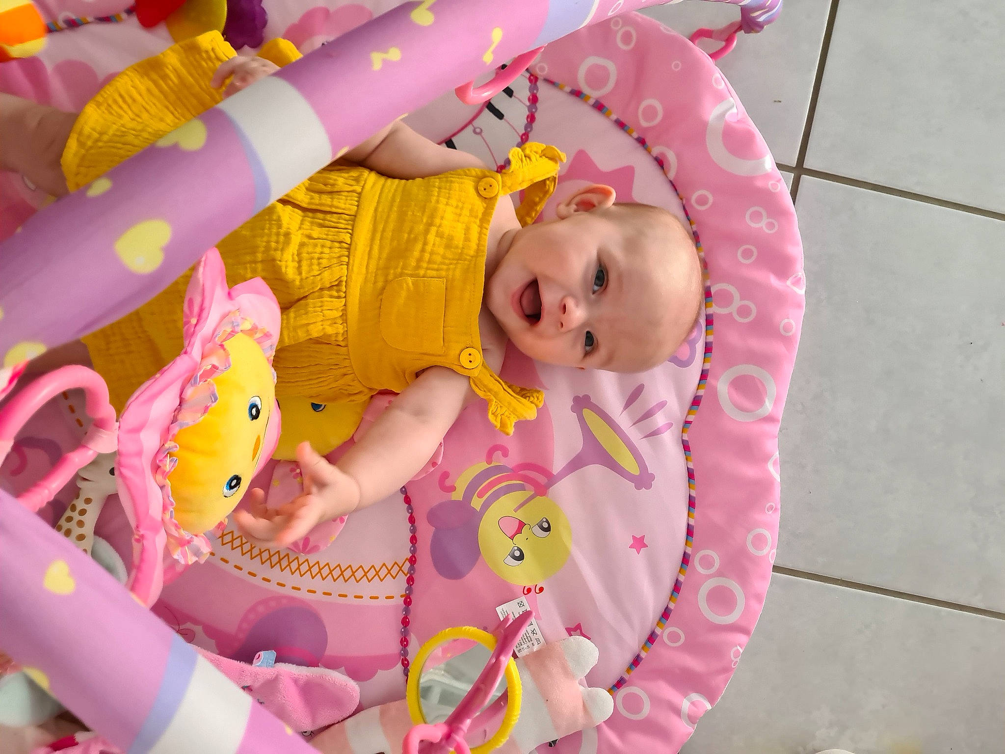 Cléa a rejoint le concours — aidez-le/la à gagner de superbes lots ! baby, baby_products, baby_toys, child, infant_bed, person, pink, product, textile, toddler, toy