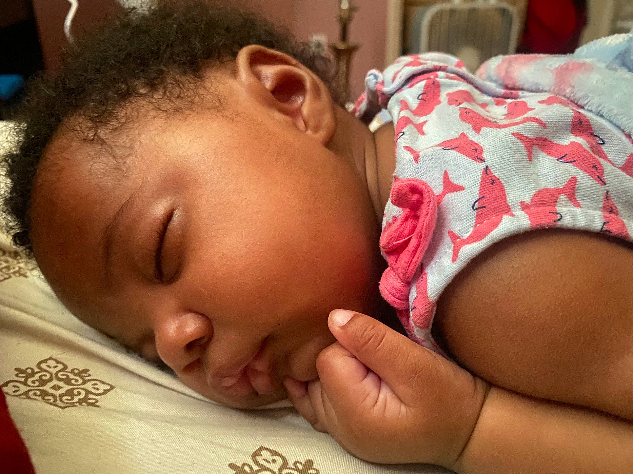 Laveya is registered to the contest to win money with this photo: cheek, chin, ear, eye, eyebrow, eyelash, facial_expression, forehead, hair, hand, head, human_body, iris, lip, mouth, muscle, neck, nose, organ, person