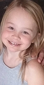 Kelya a rejoint le concours — aidez-le/la à gagner de superbes lots ! cheek, child, chin, ear, eye, eyebrow, eyelash, forehead, gesture, hair, happy, iris, jaw, joy, lip, mouth, nose, person, skin, smile