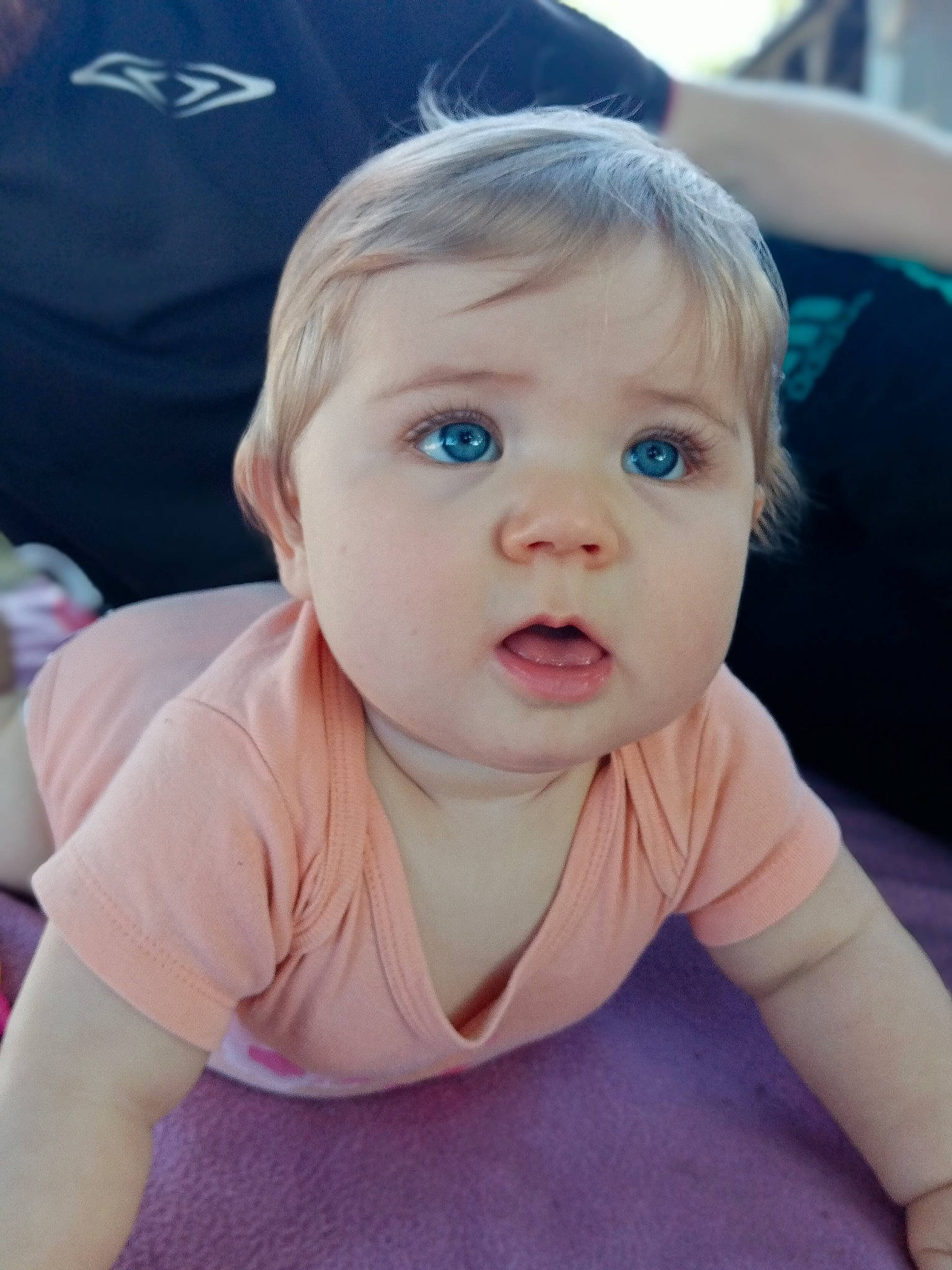 Tyméa a rejoint le concours — aidez-le/la à gagner de superbes lots ! baby, baby_toddler_clothing, beauty, blue, cheek, chin, dress, eyebrow, facial_expression, fun, hairstyle, happy, iris, mammal, person, pink, product, skin, sleeve, smile