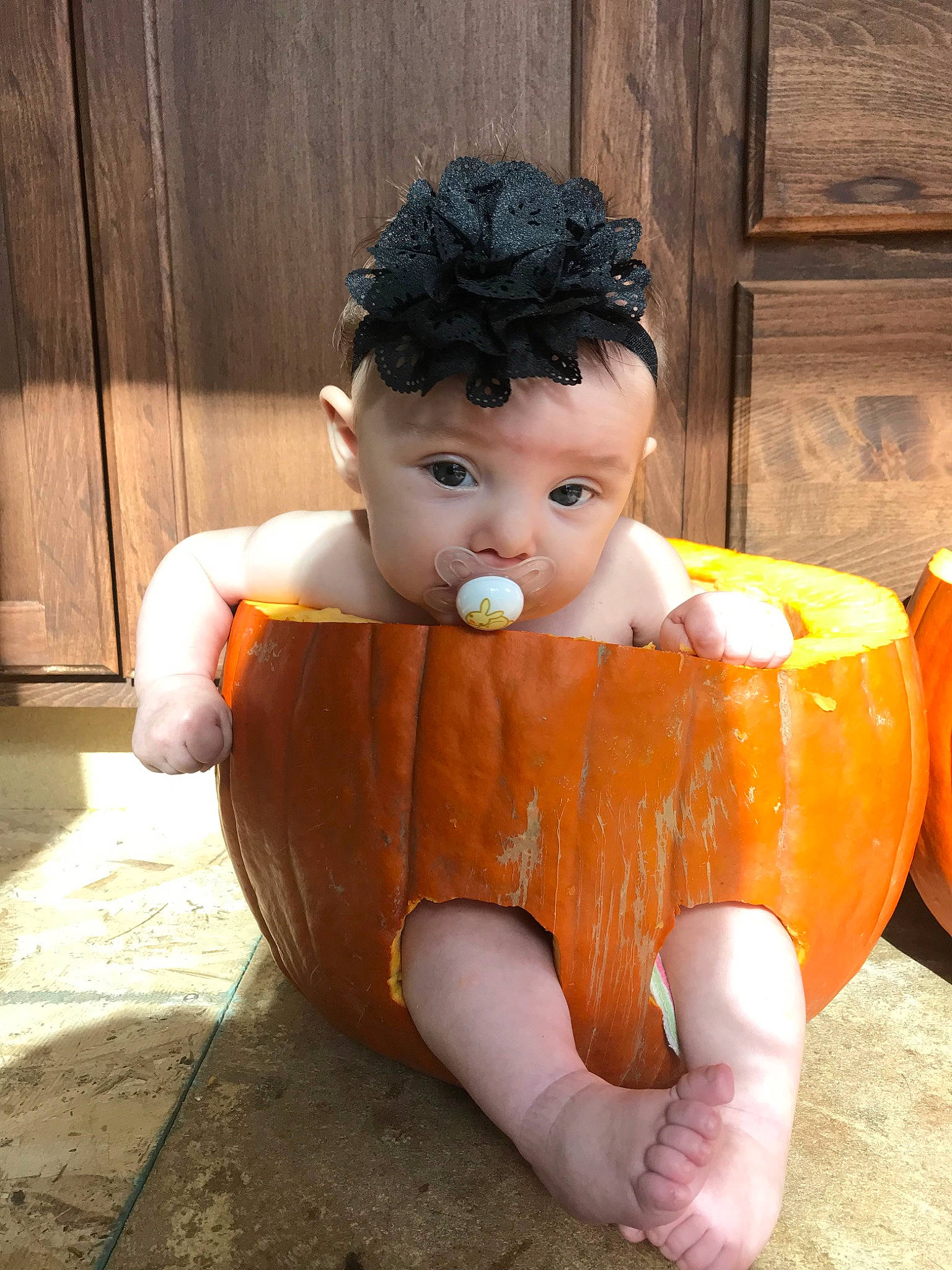 Claudia is registered to the contest to win money with this photo: art, calabaza, carving, child, cucurbita, gourd, joy, orange, person, plant, pumpkin, squash, toddler, vegetable, winter_squash