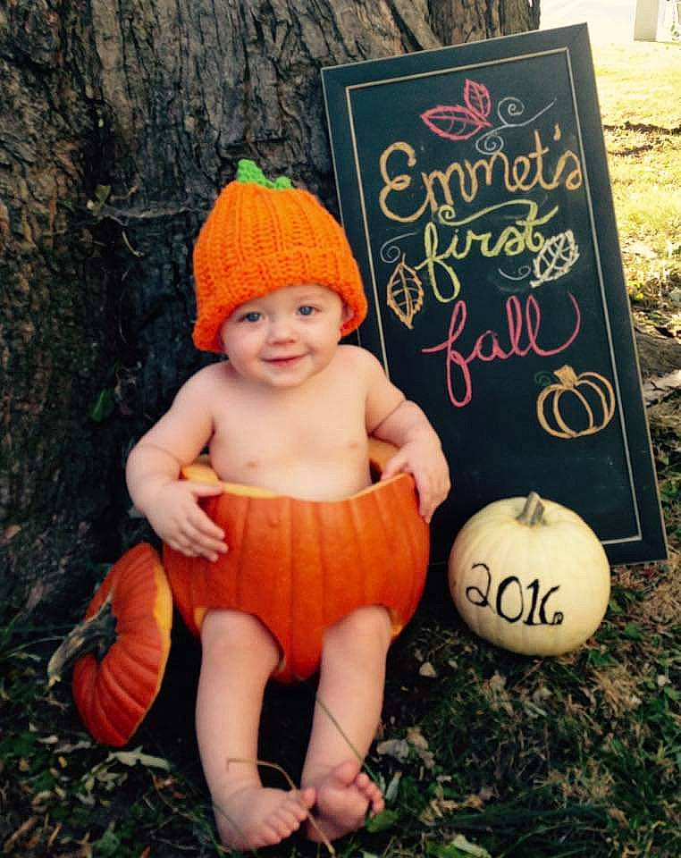 Emmet is registered to the contest to win money with this photo: art, baby, beanie, calabaza, cap, child, costume, cucurbita, gourd, hat, headgear, headwear, joy, knit_cap, knitting, orange, person, plant, pumpkin, squash