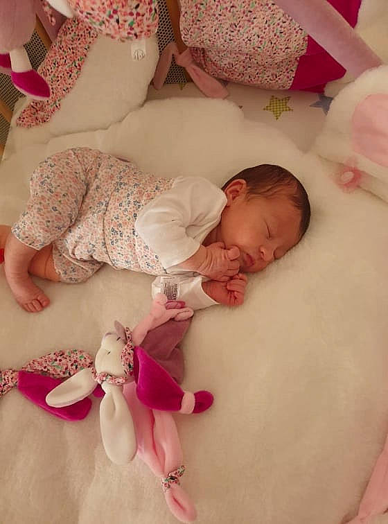 Giulia a rejoint le concours — aidez-le/la à gagner de superbes lots ! baby, baby_sleeping, bedtime, birth, cheek, child, person, pink, skin, sleep, toddler