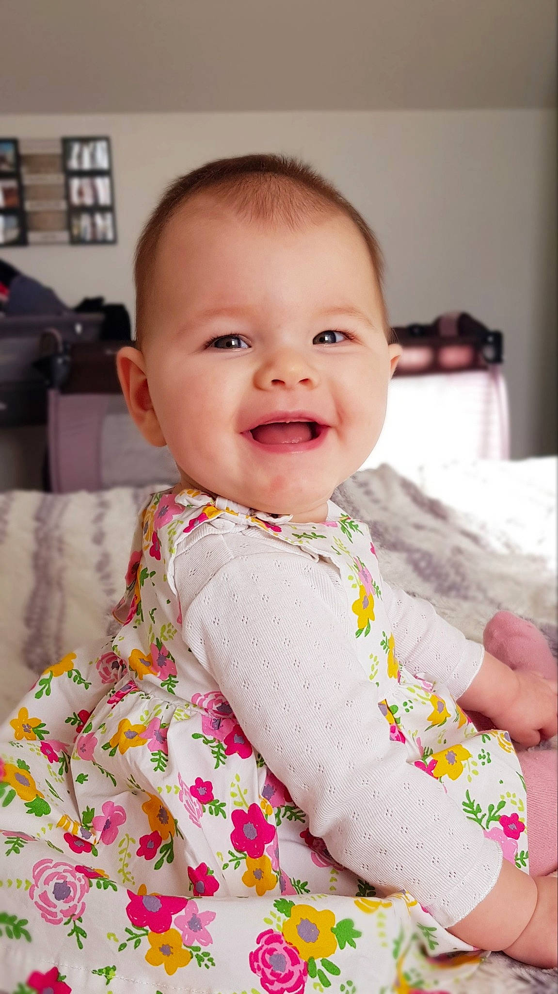 Anaé participe au concours pour gagner de l'argent avec cette photo : baby, baby_toddler_clothing, cheek, child, collar, comfort, dress, fun, happy, iris, joy, magenta, nose, pattern, person, pink, product, skin, sleeve, smile