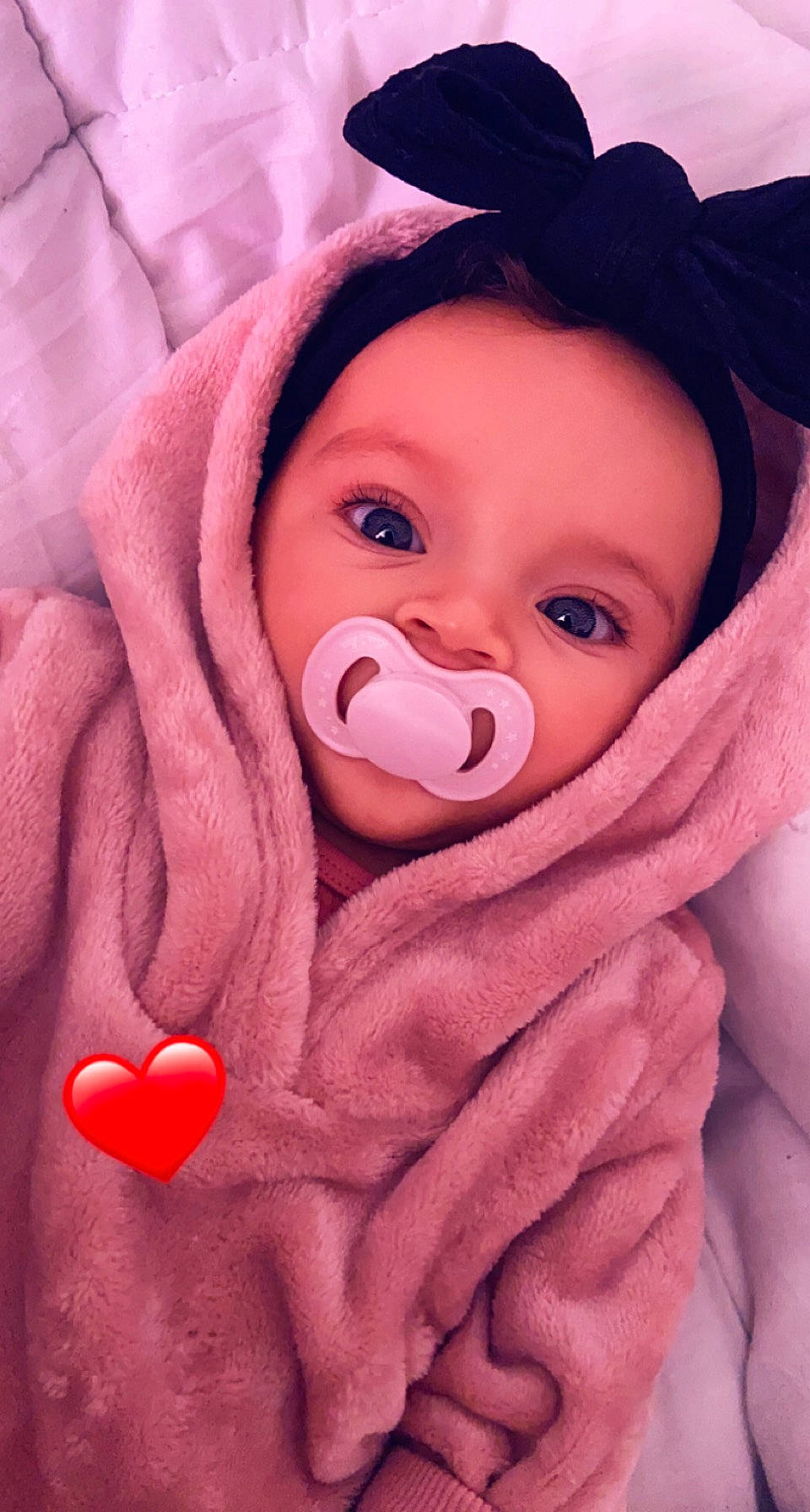 Louciana participe au concours pour gagner de l'argent avec cette photo : baby, baby_sleeping, baby_toddler_clothing, cheek, comfort, eye, finger, gesture, happy, head, lip, nose, outerwear, person, pink, product, skin, sleeve, textile, thumb