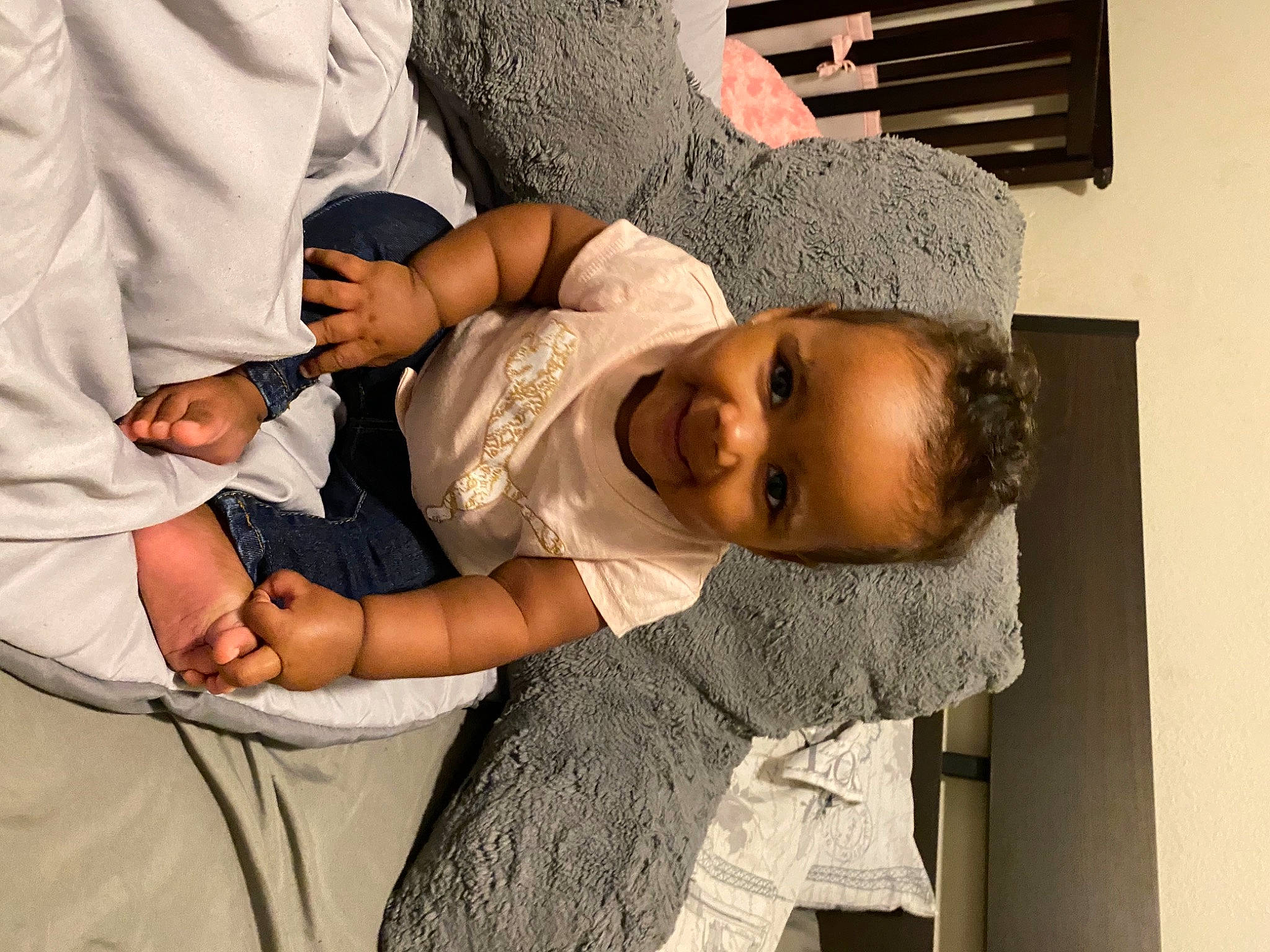 Brittany is registered to the contest to win money with this photo: abdomen, adaptation, baby, child, comfort, elbow, event, fun, gesture, glasses, happy, hat, joint, joy, mouth, person, room, smile, t_shirt, toddler