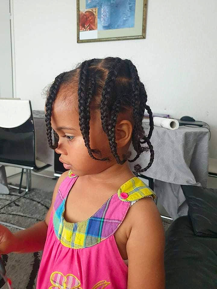 Aurore a rejoint le concours — aidez-le/la à gagner de superbes lots ! braid, chin, cool, cornrows, dreadlocks, ear, eye, eyelash, facial_expression, fun, hair, hairstyle, happy, head, neck, organ, person, photograph, picture_frame, skin