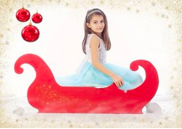 Clara a rejoint le concours — aidez-le/la à gagner de superbes lots ! _geese_and_swans, ducks, illustration, person, red, rubber_ducky, smile, swan, vehicle, water_bird