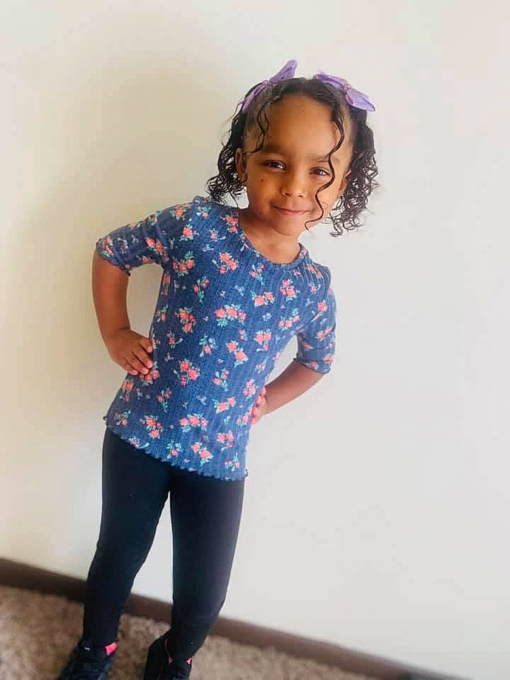 Jazzlynn is registered to the contest to win money with this photo: arm, baby_toddler_clothing, cool, electric_blue, fashion_design, fun, happy, joy, knee, leg, long_hair, magenta, neck, pattern, person, shoulder, sleeve, smile, street_fashion, t_shirt