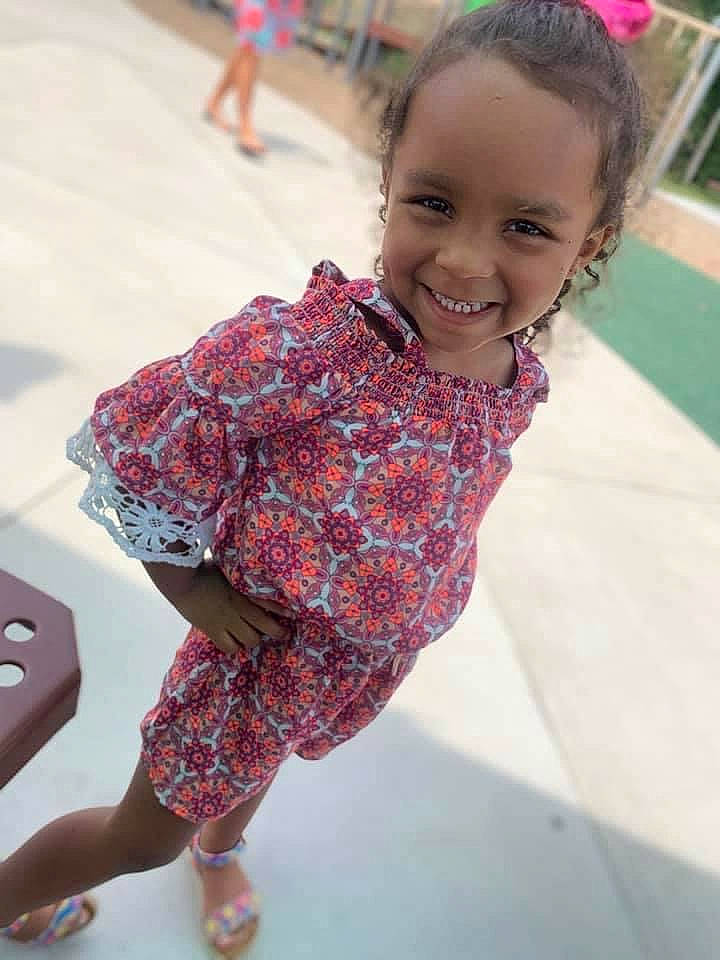 Jazzlynn joined the competition — help win amazing prizes! child, event, eye, face, facial_expression, fun, happy, human, human_leg, joy, leisure, magenta, pattern, people, person, pink, recreation, sandal, skin, smile