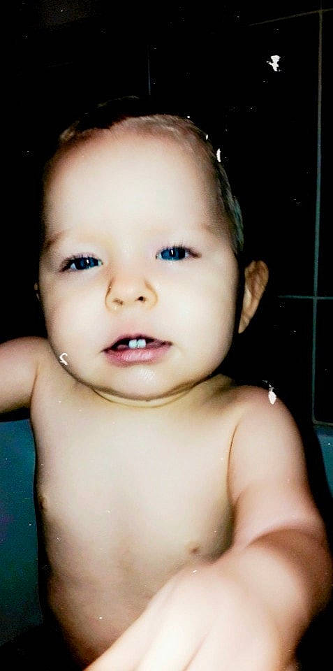 Kaïna a rejoint le concours — aidez-le/la à gagner de superbes lots ! baby, baby_making_funny_faces, beauty, cheek, child, chin, eye, eyebrow, face, facial_expression, forehead, head, iris, lip, mouth, nose, organ, person, skin, smile