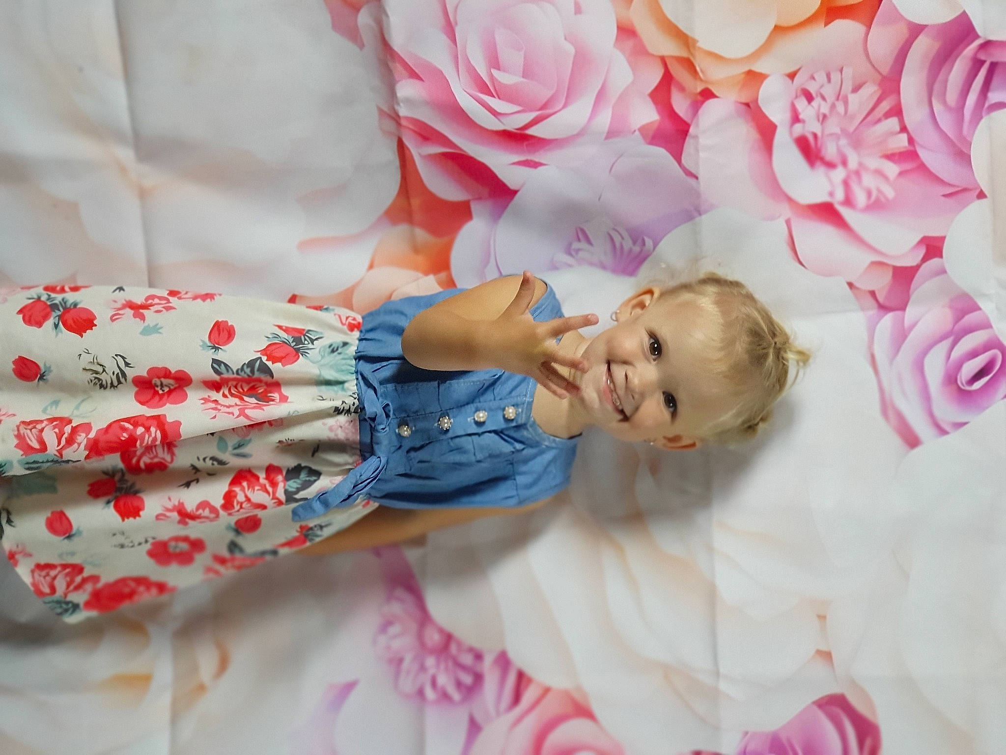 Octavia a rejoint le concours — aidez-le/la à gagner de superbes lots ! arm, baby, baby_products, baby_toddler_clothing, bedtime, child, comfort, hand, happy, hat, head, joy, linens, magenta, person, petal, pink, product, sleeve, smile