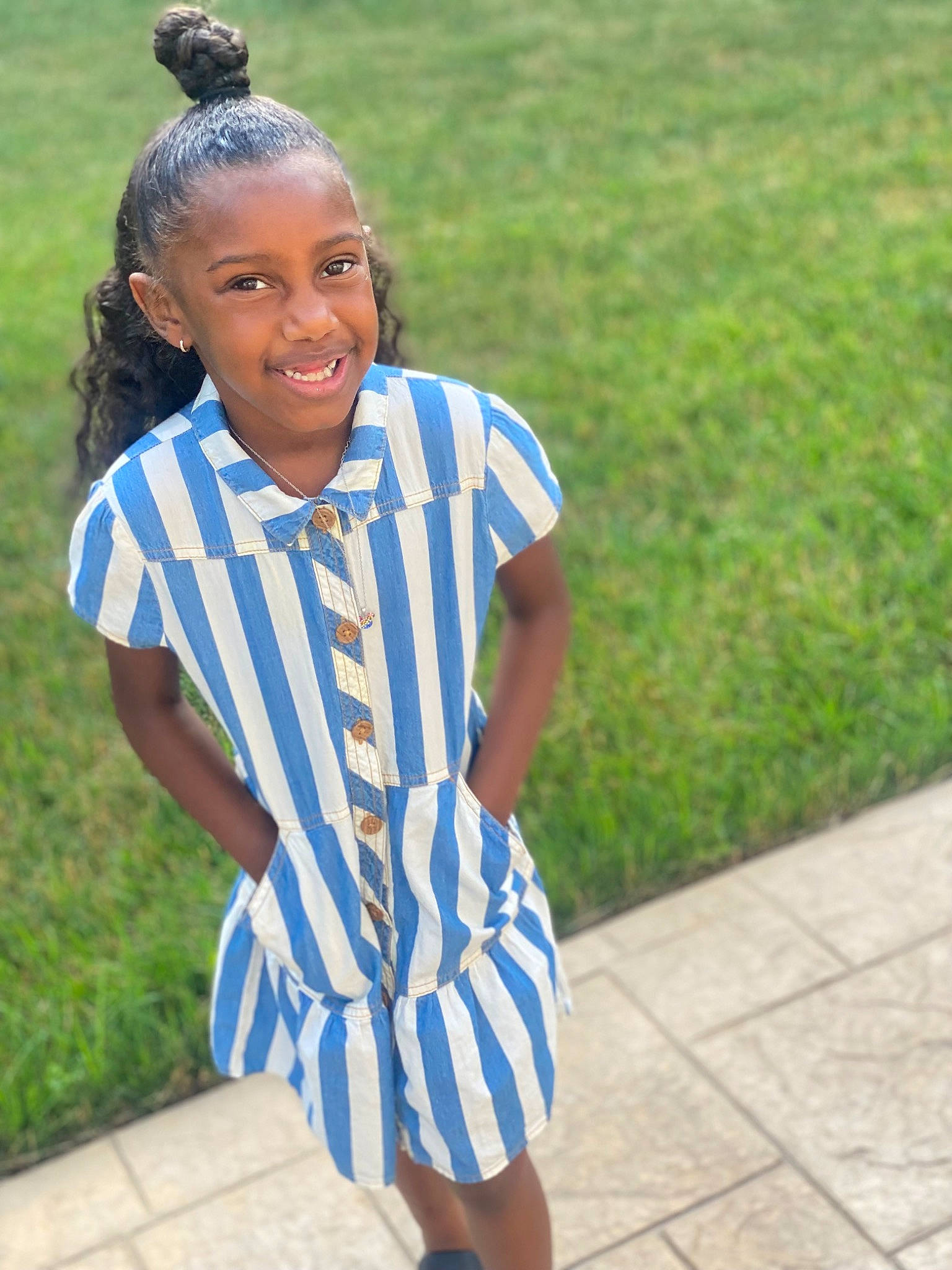 Jahzara is registered to the contest to win money with this photo: black_hair, day_dress, dress, electric_blue, fashion_design, fun, grass, hair, happy, head, jewellery, joy, leisure, neck, outerwear, person, recreation, sleeve, smile, t_shirt