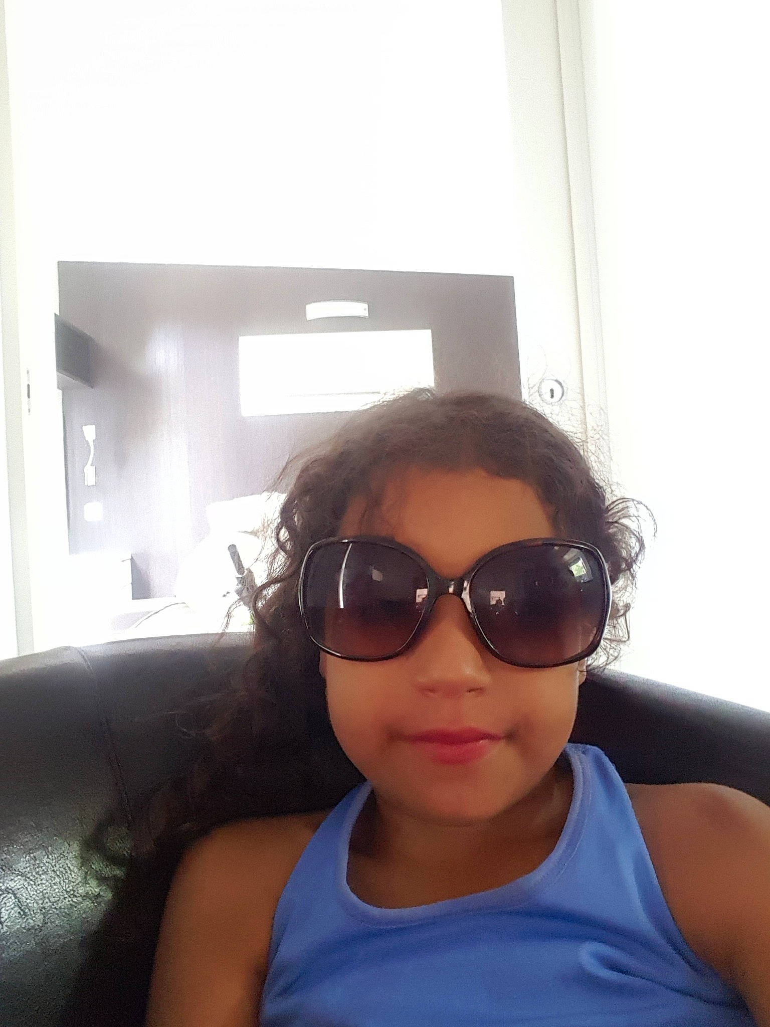 Mimi a rejoint le concours — aidez-le/la à gagner de superbes lots ! beauty, black_hair, cool, eyebrow, eyewear, face, forehead, glasses, hair, hairstyle, head, lip, nose, person, photography, selfie, shoulder, summer, sunglasses, vision_care