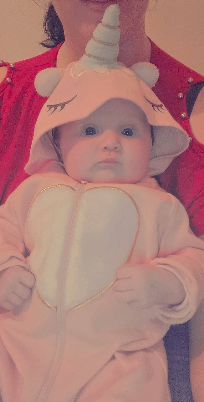 Ines participe au concours pour gagner de l'argent avec cette photo : baby, baby_sleeping, baby_toddler_clothing, cap, cheek, chin, comfort, face, happy, head, headwear, human_body, linens, lip, mouth, nose, peach, person, pink, skin