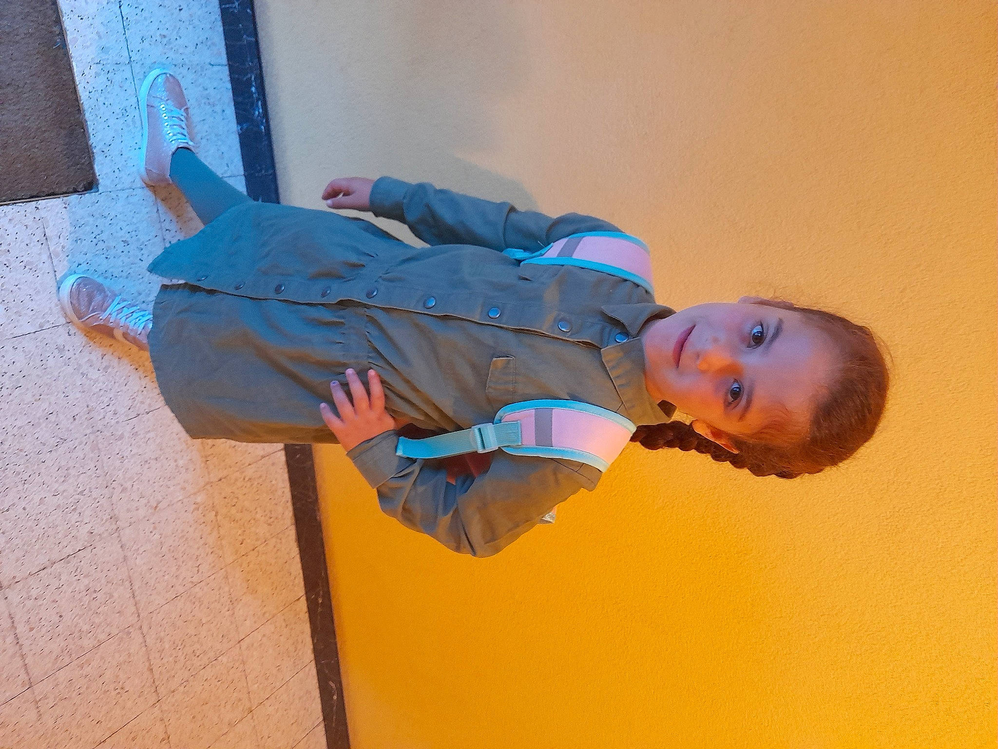 Tahira participe au concours pour gagner de l'argent avec cette photo : baby, baby_toddler_clothing, child, cleanliness, comfort, elbow, electric_blue, flooring, human_leg, joy, knee, person, room, sitting, sleeve, toddler, walking_shoe, wood, wrist