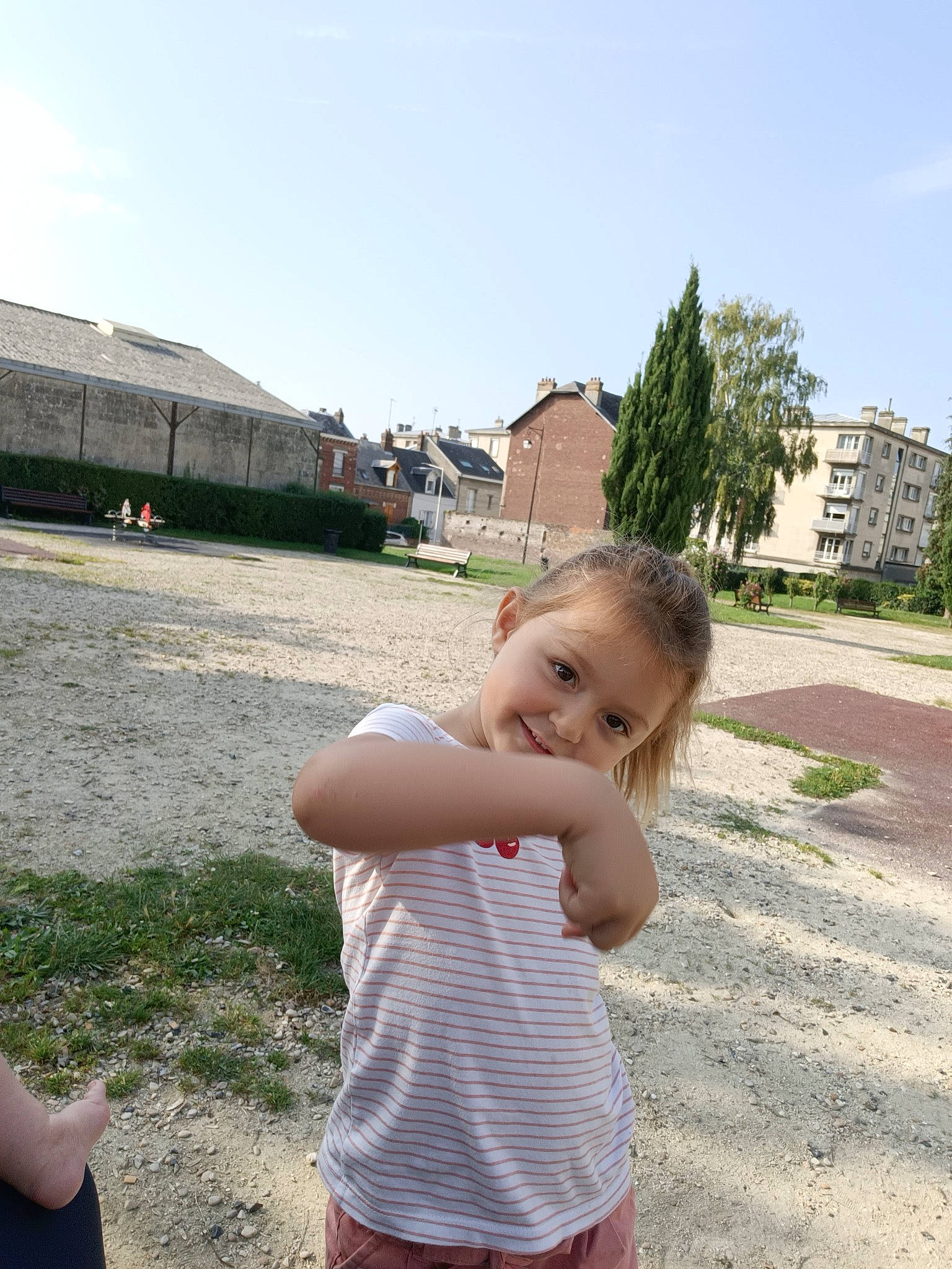 Louna a rejoint le concours — aidez-le/la à gagner de superbes lots ! asphalt, baby, building, fun, gesture, grass, happy, joy, landscape, leisure, person, plant, road, sitting, sky, soil, spring, summer, toddler, travel