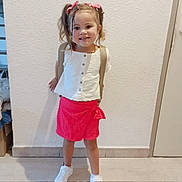 Hîna a rejoint le concours — aidez-le/la à gagner de superbes lots ! blouse, child, clothing, dress, face, female, footwear, girl, head, longsleeve, miniskirt, pants, person, shoe, shorts, skirt, sleeve, sneaker, standing, wood