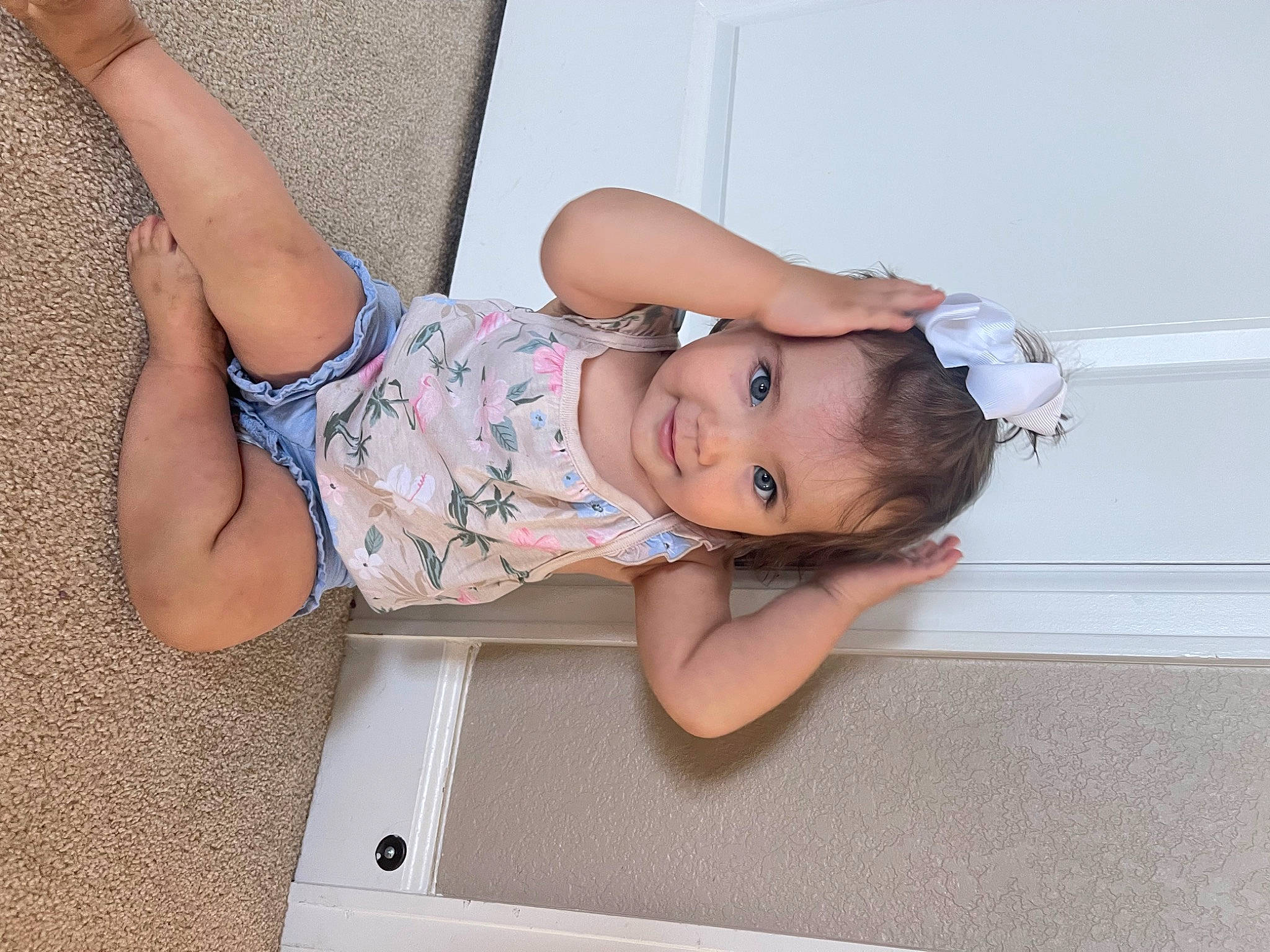 Daisy is registered to the contest to win money with this photo: baby, baby_toddler_clothing, child, comfort, elbow, finger, foot, fun, happy, human_body, human_leg, joint, knee, leisure, pattern, person, shoulder, sitting, sleeve, thigh