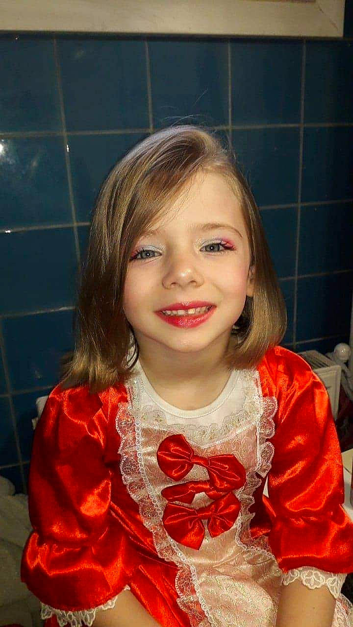 Illyana participe au concours pour gagner de l'argent avec cette photo : blond, brown_hair, cheek, child, child_model, chin, face, facial_expression, hair, hairstyle, joy, long_hair, person, smile, toddler