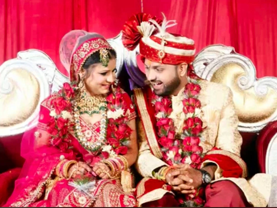 Avika is registered to the contest to win money with this photo: bangle, bridal_clothing, bride, curtain, decoration, embellishment, event, flower_arranging, happy, headwear, jewellery, joy, magenta, makeover, marriage, pattern, peach, person, rite, sari