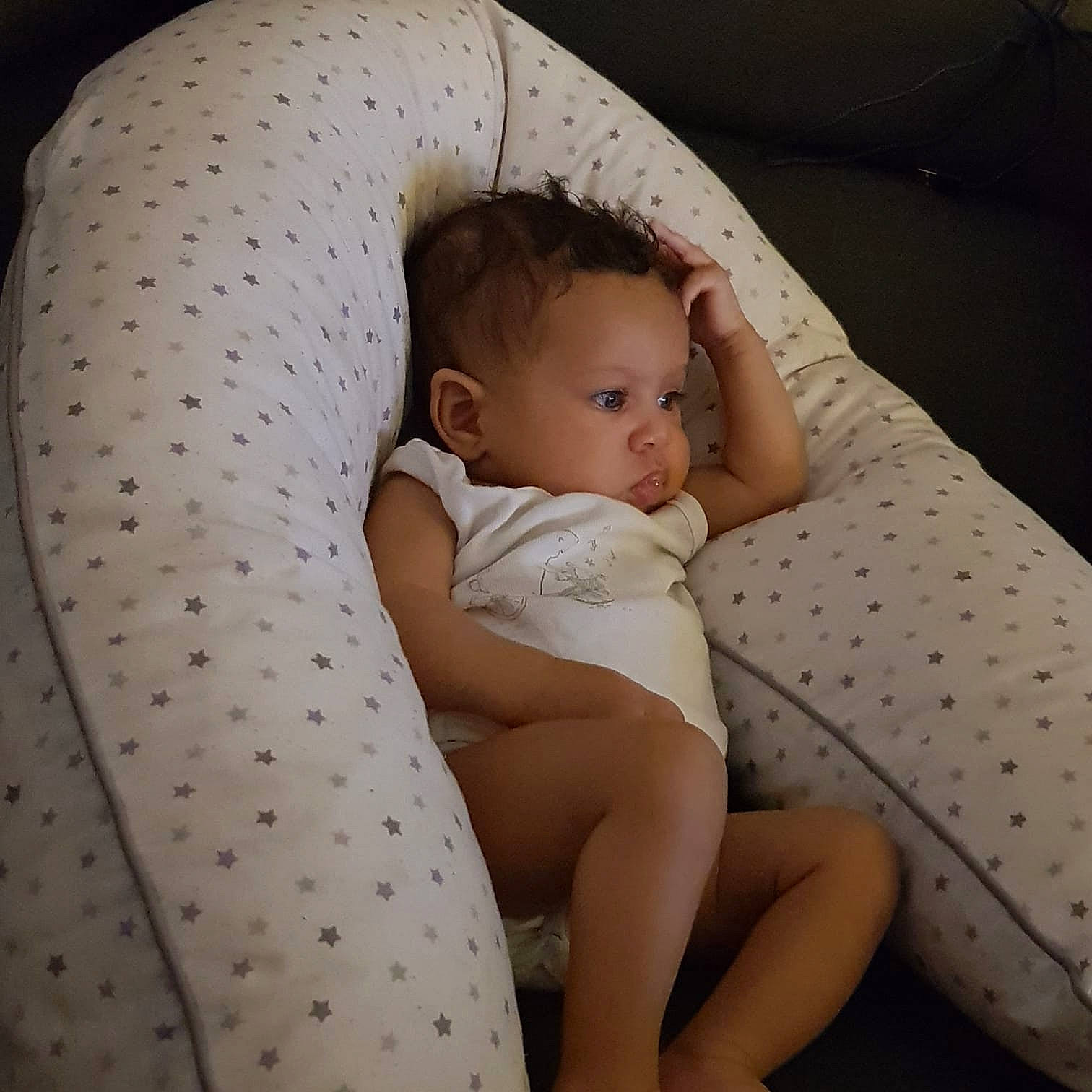 Alyssa a rejoint le concours — aidez-le/la à gagner de superbes lots ! arm, baby, beauty, child, eye, finger, hand, head, human_leg, joint, leg, long_hair, mouth, muscle, pattern, person, product, skin, sleep, thigh