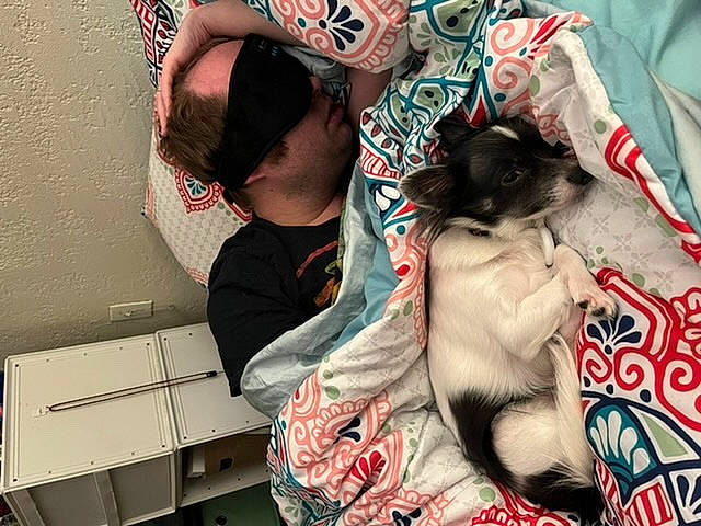 Noah joined the competition — help win amazing prizes! artist, beard, black_hair, carmine, companion_dog, cool, eyewear, felidae, fictional_character, flesh, fun, fur, interaction, mouth, pattern, room, t_shirt, tattoo, tattoo_artist, visual_arts