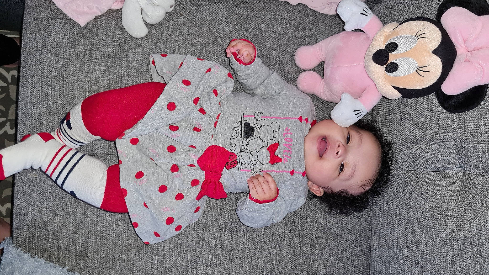 Lahinna participe au concours pour gagner de l'argent avec cette photo : baby, baby_products, baby_toddler_clothing, baby_toys, carmine, child, comfort, linens, mammal, pattern, person, pink, room, skin, sleeve, sock, stuffed_toy, textile, toddler, vertebrate