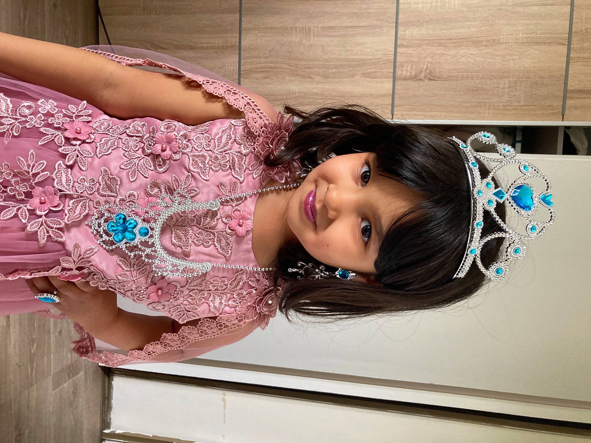 Miasina participe au concours pour gagner de l'argent avec cette photo : black_hair, cool, dress, eyelash, fashion_design, happy, joint, joy, long_hair, magenta, neck, pattern, person, pink, shoulder, skin, sleeve, smile, street_fashion, textile