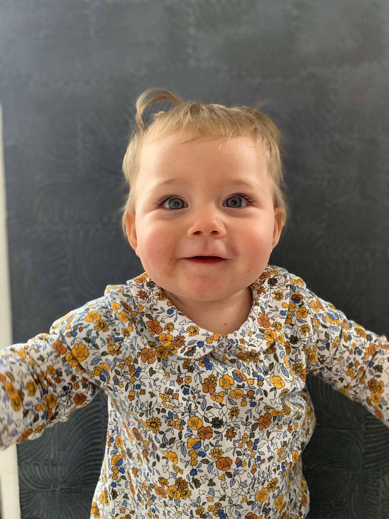 Naomy participe au concours pour gagner de l'argent avec cette photo : baby, baby_toddler_clothing, cheek, chin, clothing, collar, eye, eyebrow, face, hair, happy, head, iris, joy, lip, nose, person, skin, sleeve, smile