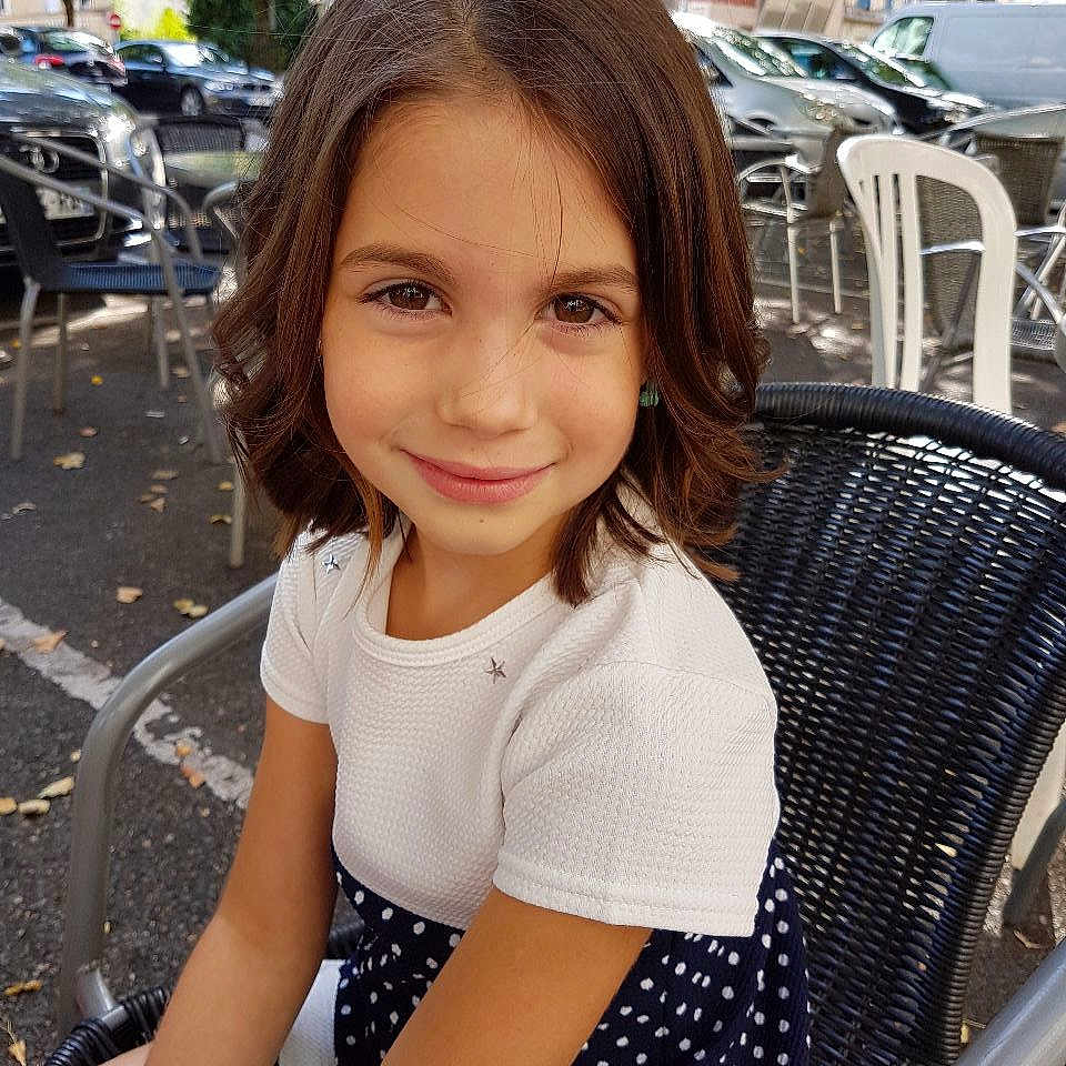Elsa participe au concours pour gagner de l'argent avec cette photo :
