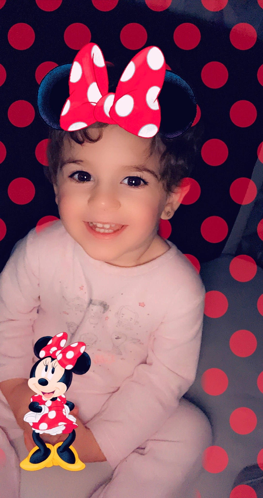 Milla a rejoint le concours — aidez-le/la à gagner de superbes lots ! baby_toddler_clothing, beauty, cap, child, costume_hat, face, happy, hat, headgear, headwear, joy, magenta, pattern, person, photograph, pink, red, sleeve, smile, sun_hat