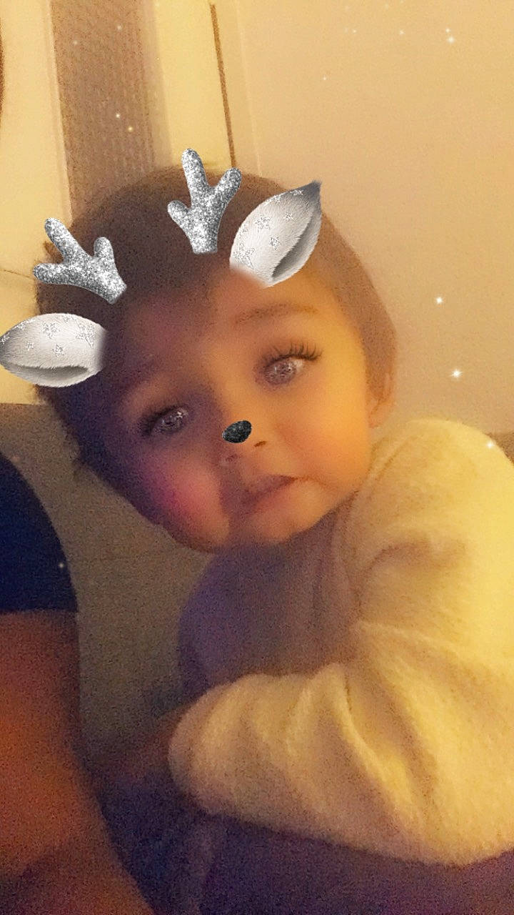 Elliot a rejoint le concours — aidez-le/la à gagner de superbes lots ! cheek, child, ear, eye, face, forehead, girl, hair_accessory, head, human_hair_color, infant, iris, lip, nose, person, skin, toddler