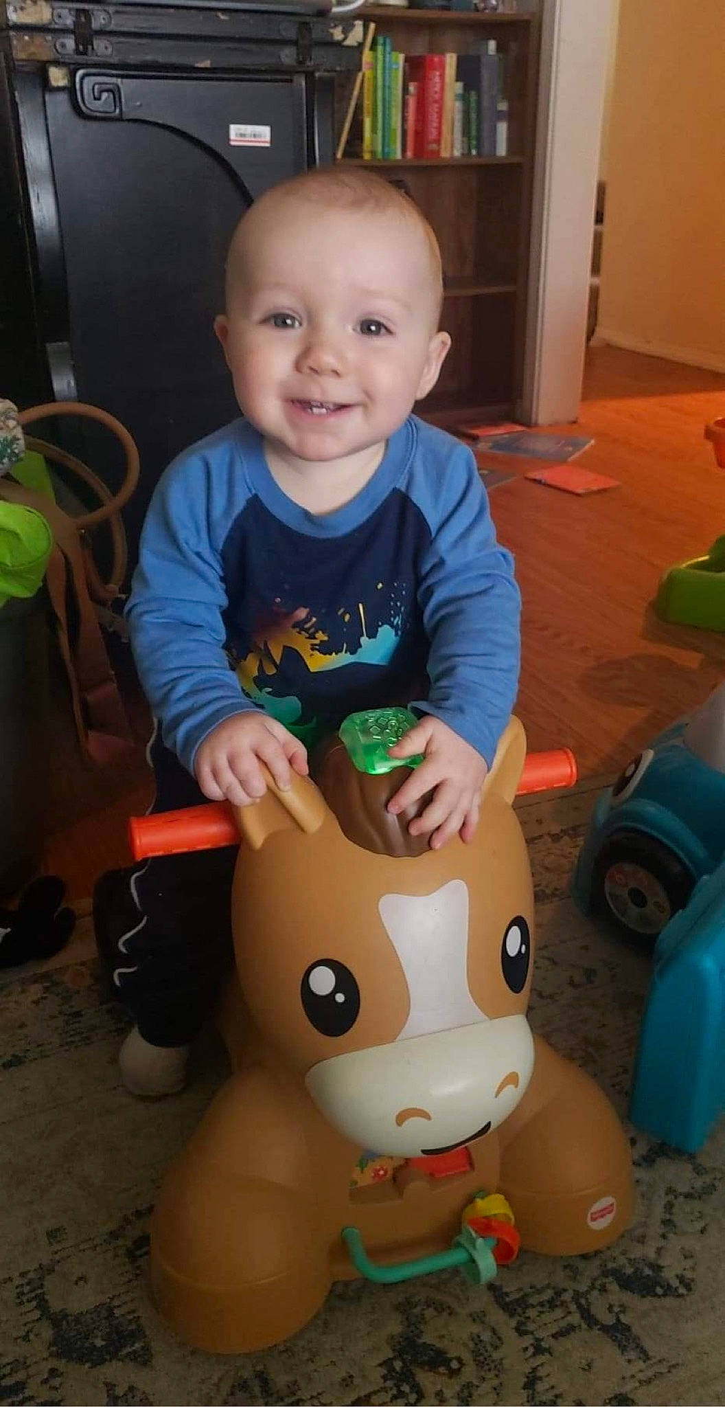 Roman is registered to the contest to win money with this photo: baby, baby_toddler_clothing, cheek, chin, eye, face, facial_expression, fawn, green, hairstyle, happy, head, human_body, iris, joy, organ, person, photograph, product, skin