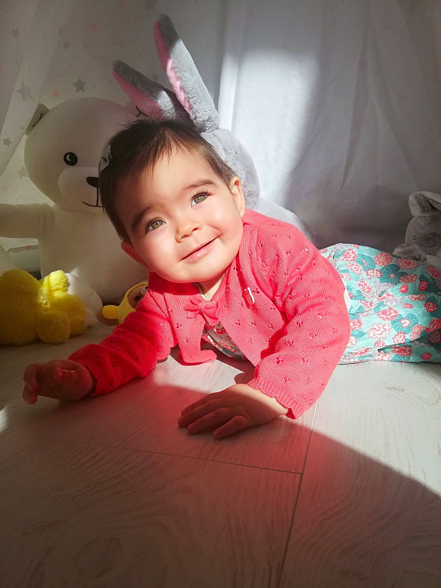 Shanaëlle a rejoint le concours — aidez-le/la à gagner de superbes lots ! arm, baby_toddler_clothing, cheek, comfort, eye, face, facial_expression, hair, hairstyle, hand, happy, head, human, human_body, joy, lip, nose, person, skin, sleeve