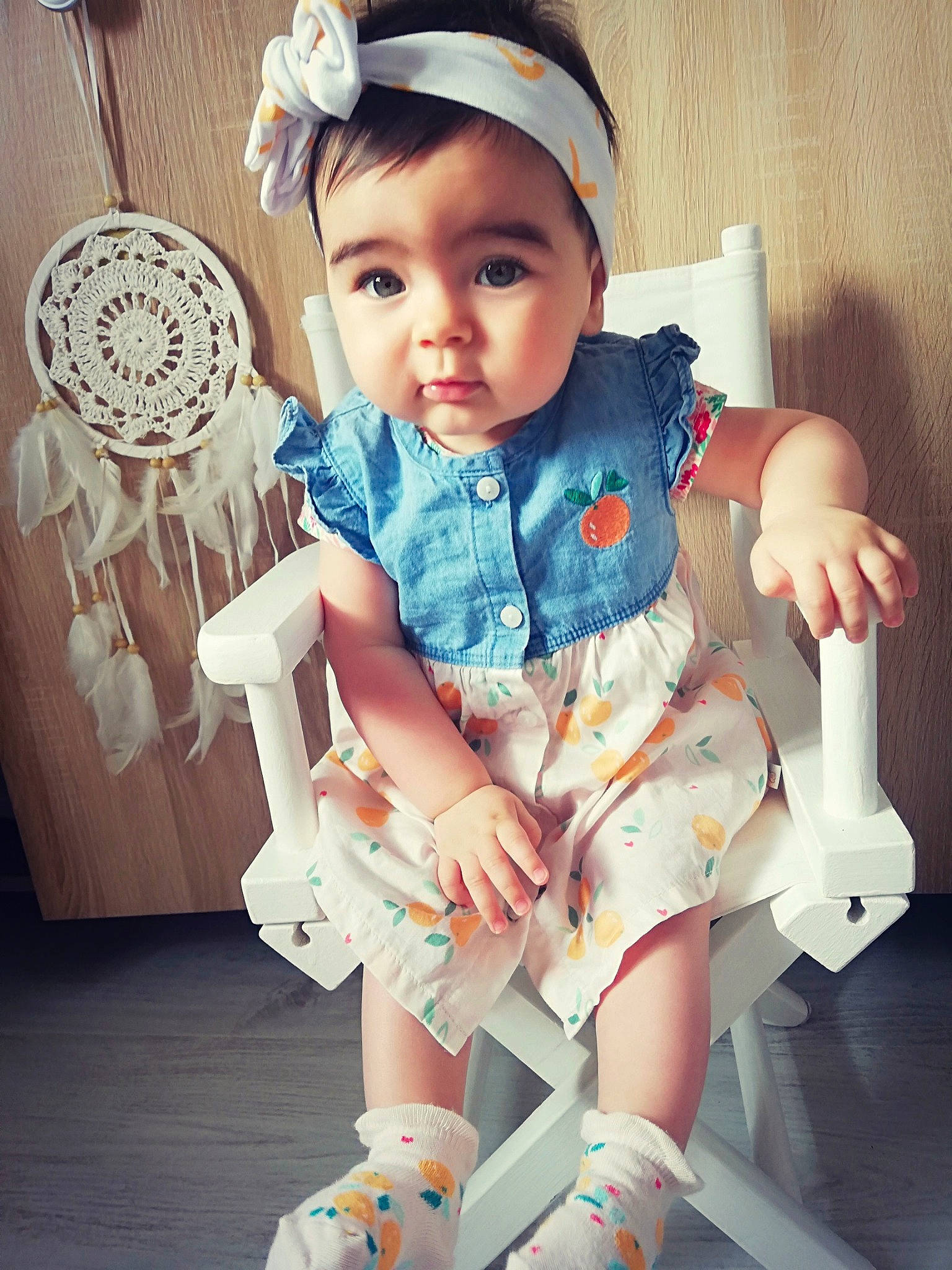 Shanaëlle a rejoint le concours — aidez-le/la à gagner de superbes lots ! arm, baby, baby_toddler_clothing, beauty, cap, child, cool, electric_blue, hairstyle, happy, human_leg, knee, pattern, person, pink, sitting, sleeve, sock, thigh, toddler