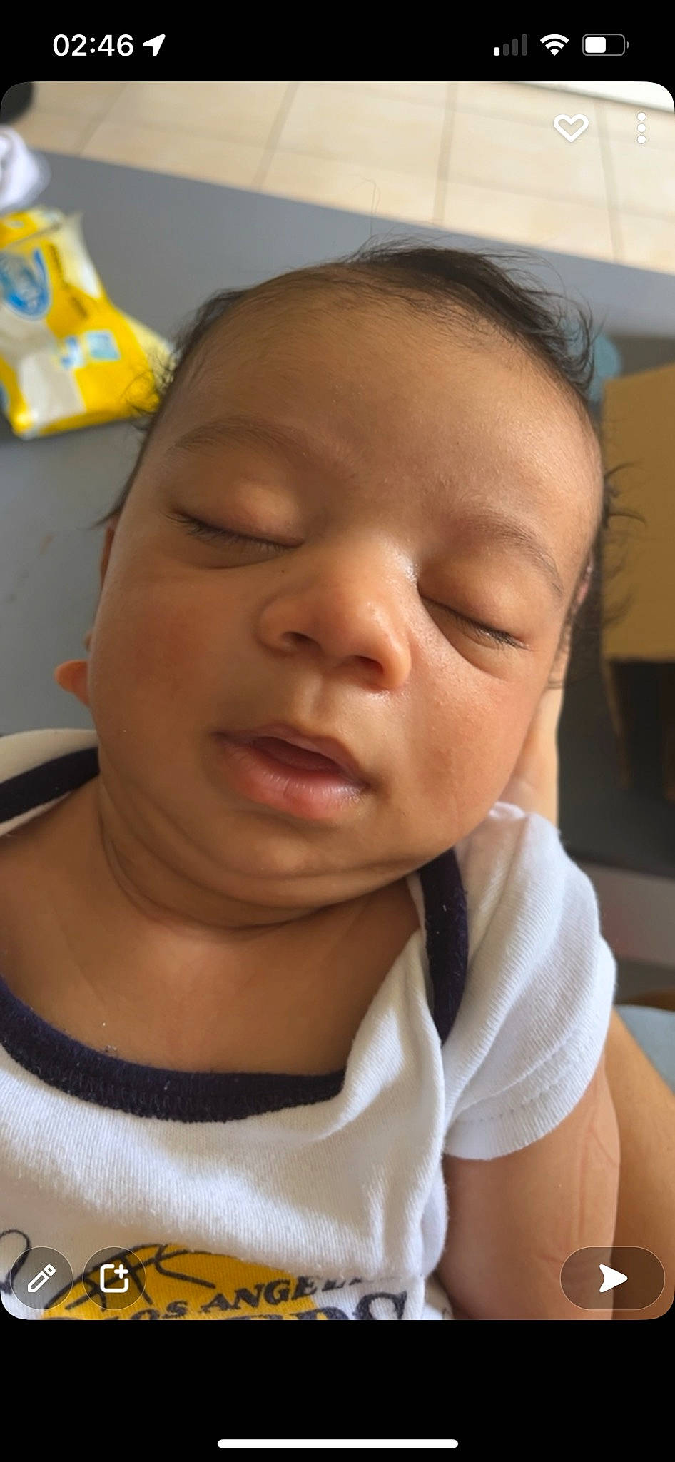 Alpha participe au concours pour gagner de l'argent avec cette photo : baby, baby_toddler_clothing, cheek, ear, eye, eyebrow, eyelash, finger, gesture, happy, iris, jaw, lip, mouth, neck, nose, person, skin, sleeve, smile