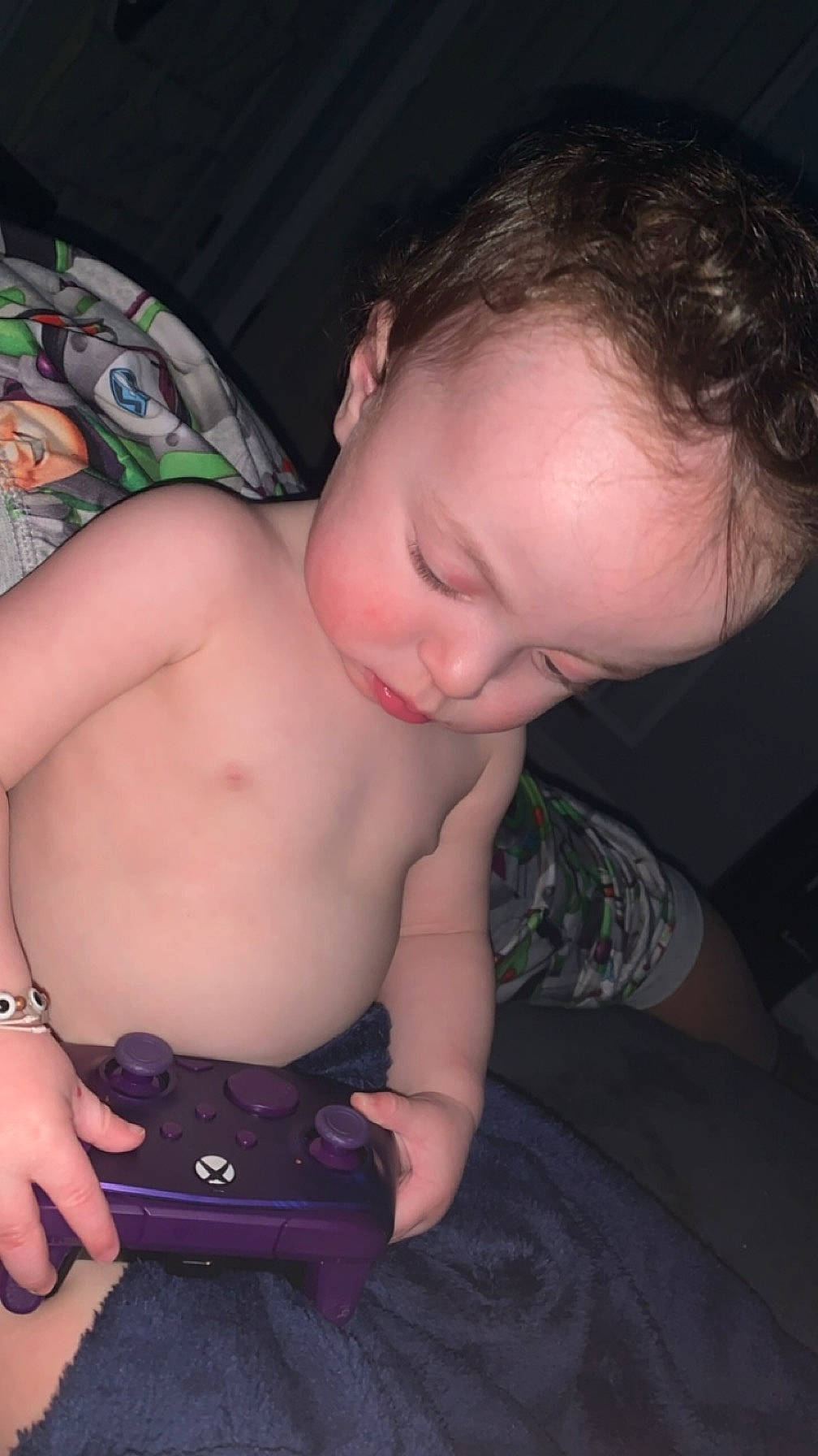 Brooklyn is registered to the contest to win money with this photo: arm, cheek, chest, cool, ear, elbow, finger, flash_photography, gesture, hand, head, human_body, joint, mouth, neck, nose, person, skin, stomach, thigh