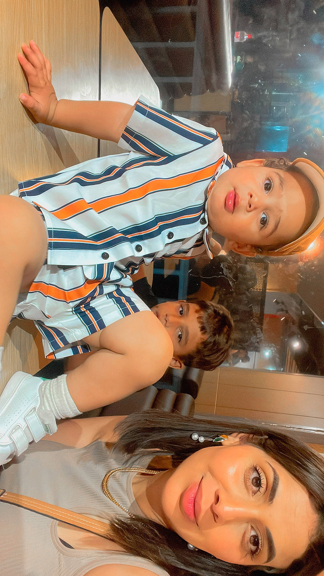 Raylen participe au concours pour gagner de l'argent avec cette photo : beauty, child, event, eyelash, eyewear, facial_expression, fun, happy, human_leg, joy, knee, leisure, mouth, muscle, organ, pattern, person, plaid, shorts, smile