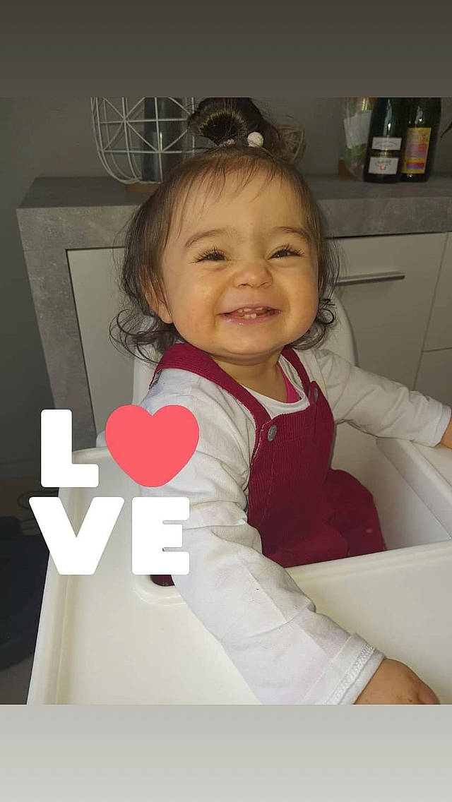 Soline participe au concours pour gagner de l'argent avec cette photo : arm, baby, cheek, child, facial_expression, joy, person, skin, smile, toddler